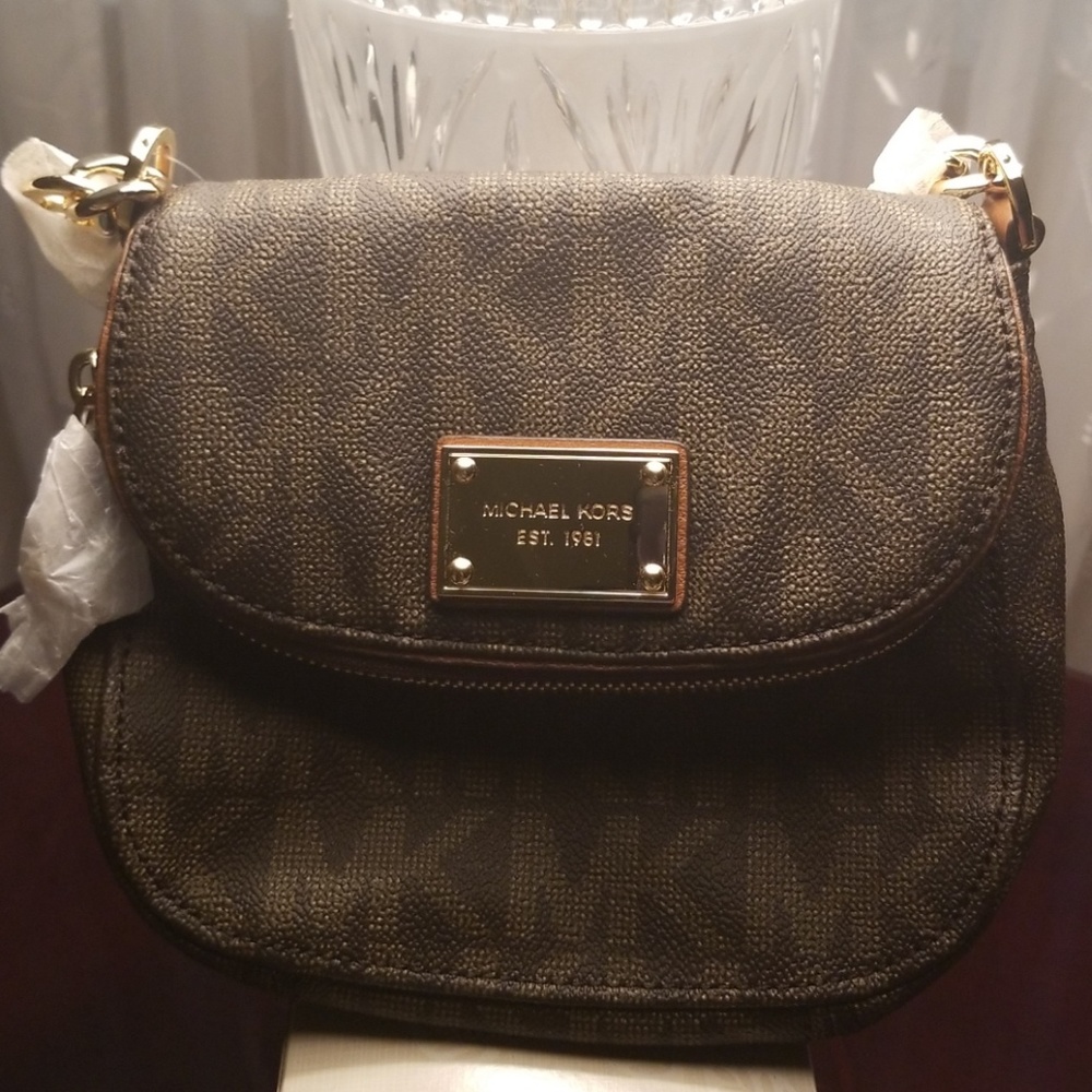 Michael Kors Jet Set Flap Crossbody Purse